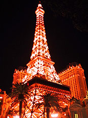 写真：パリスホテルのエッフェル塔夜景