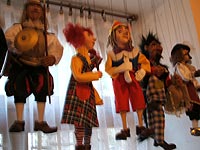 写真：ホテルに飾られていた操り人形