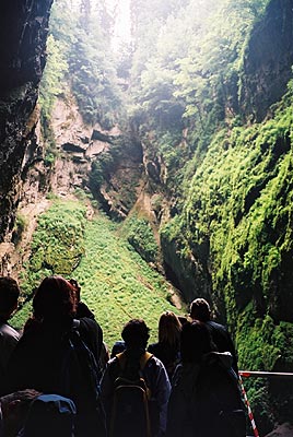 写真：洞窟の途中に現れるマツォッハ