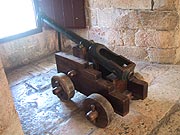 写真：ベレンの塔内の置かれた砲台